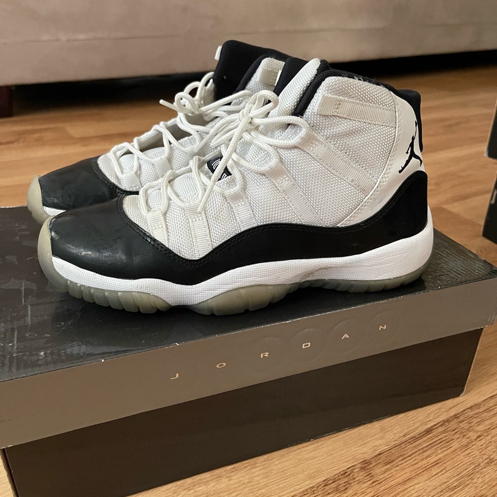 Air Jordan 11 “Concord” 2011